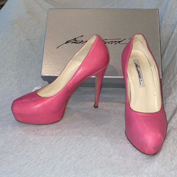 Brian Atwood “Maniac” Barbie Pink nubuck leather platform pumps rounded toe 37.5 - Picture 3 of 15